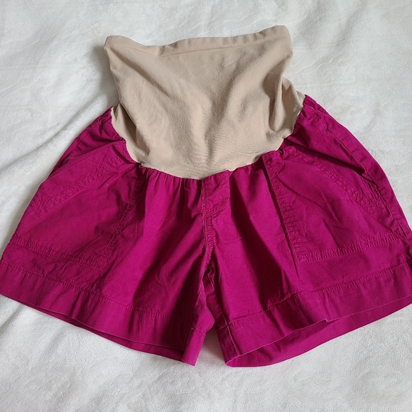 ❤️❤️Host Pick❤️❤️ Maternity Shorts - Picture 1 of 3